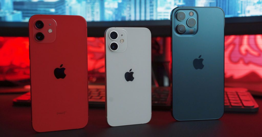 3 iPhone egymás mellett